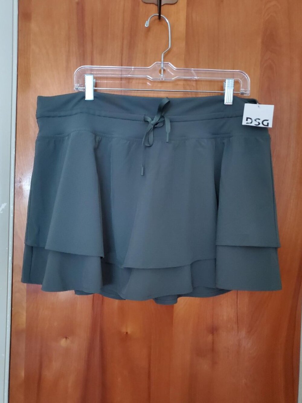 NWT Women's DSG Skort - XXL